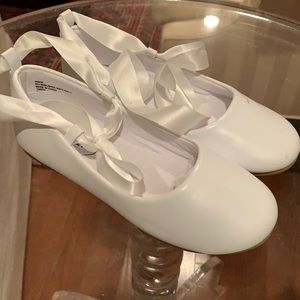 Girl’s dress shoes
